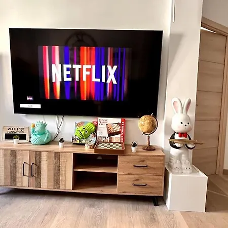Apartment Lujo Proyector, Maquina Arcade, Wifi Y Patinetes *