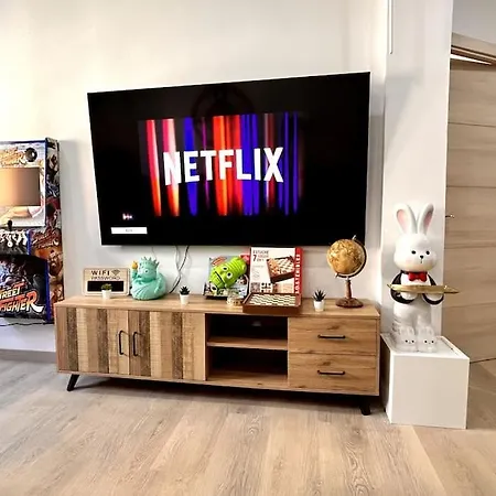 Apartamento Lujo Proyector, Maquina Arcade, Wifi Y Patinetes Oviedo